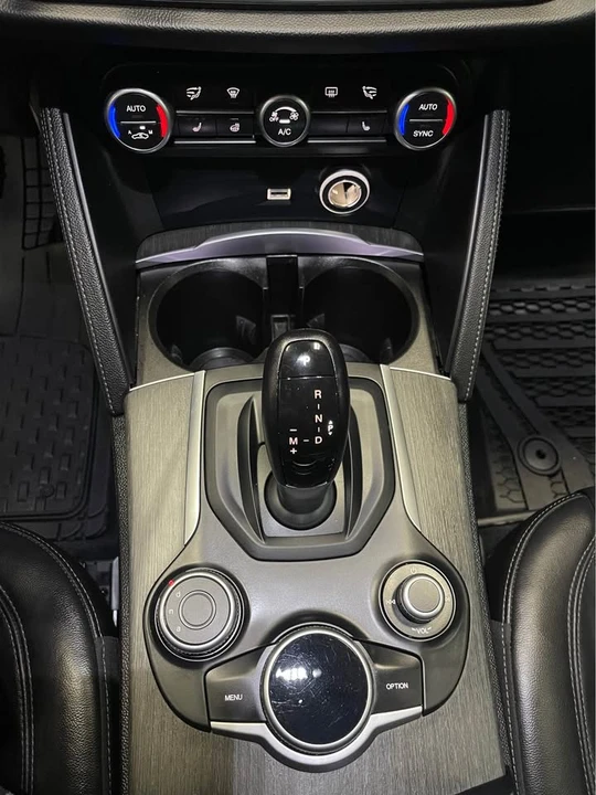 2019 Alfa Romeo Stelvio - Image 11 of 12
