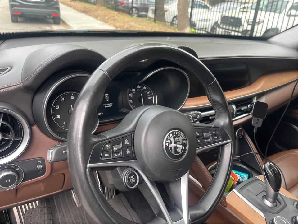 2019 Alfa Romeo Stelvio - Image 8 of 18