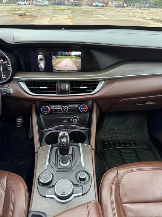 2019 Alfa Romeo Stelvio - Image 10 of 15