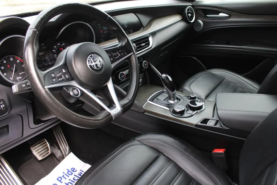 2019 Alfa Romeo Stelvio - Image 11 of 17