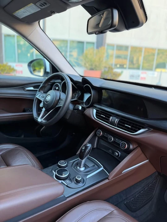 2019 Alfa Romeo Stelvio - Image 13 of 19