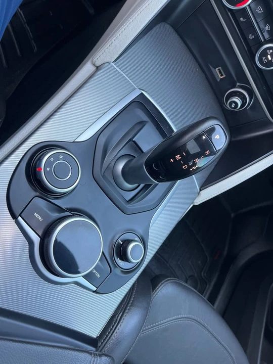 2019 Alfa Romeo Stelvio - Image 13 of 16