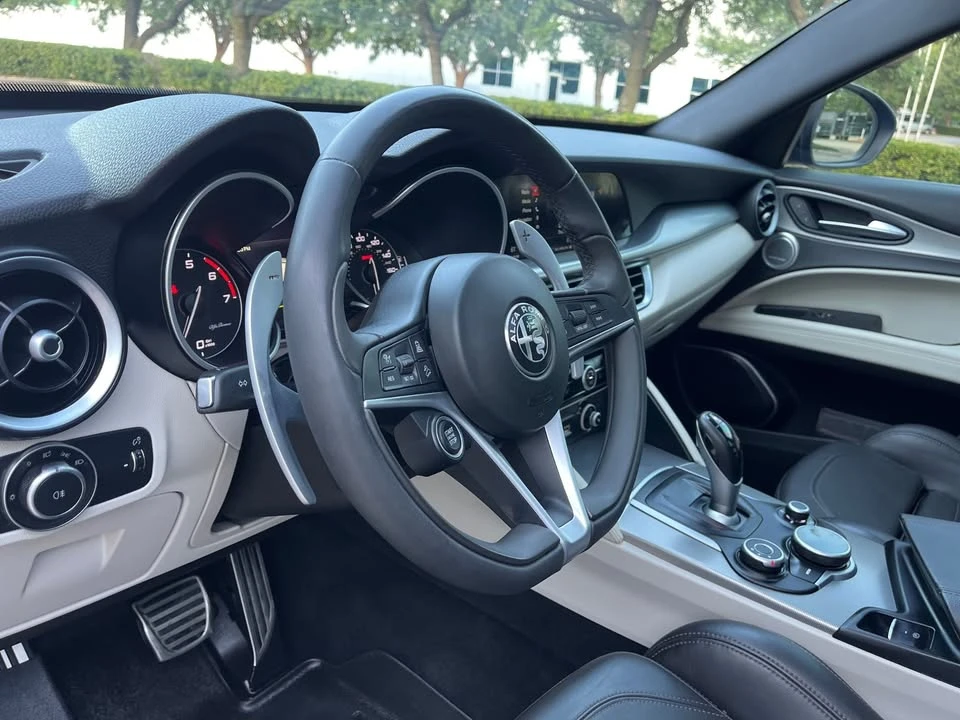 2019 Alfa Romeo Stelvio - Image 12 of 16