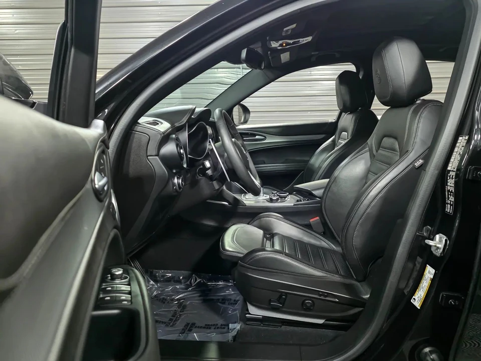 2019 Alfa Romeo Stelvio - Image 13 of 21