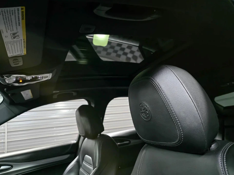 2019 Alfa Romeo Stelvio - Image 17 of 21