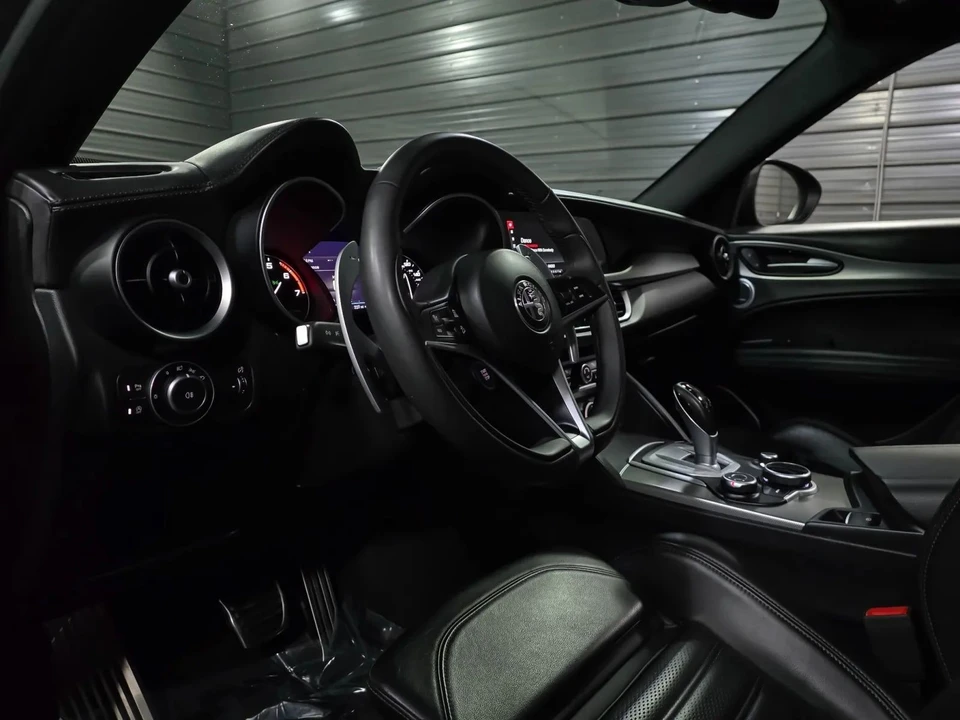 2019 Alfa Romeo Stelvio - Image 10 of 12