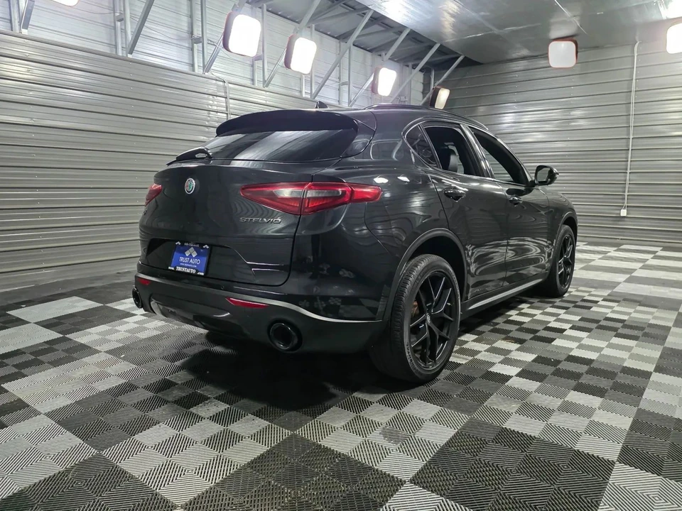 2019 Alfa Romeo Stelvio - Image 5 of 12