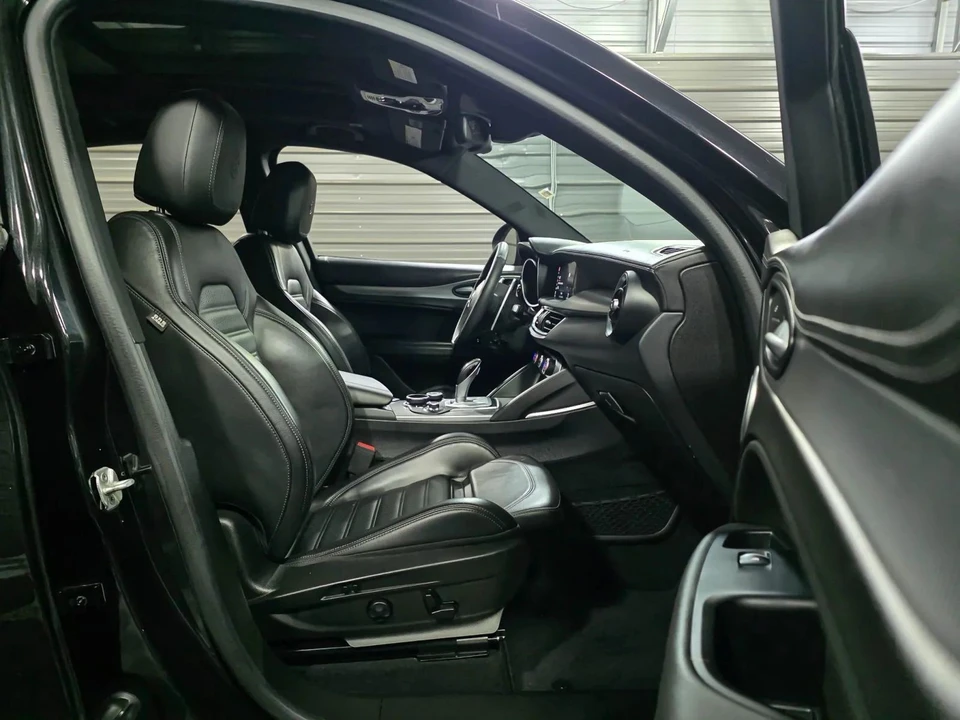 2019 Alfa Romeo Stelvio - Image 14 of 21