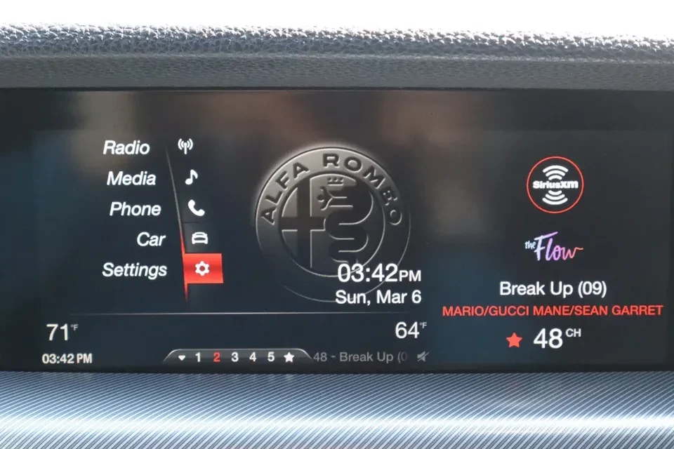 2019 Alfa Romeo Stelvio - Image 18 of 20