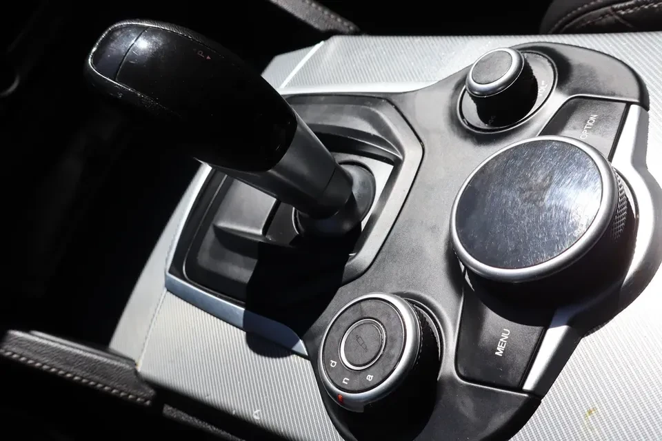 2019 Alfa Romeo Stelvio - Image 16 of 20