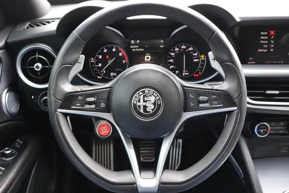 2019 Alfa Romeo Stelvio - Image 15 of 20
