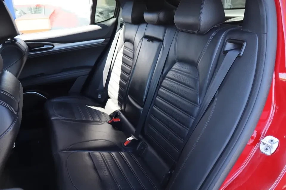 2019 Alfa Romeo Stelvio - Image 13 of 20