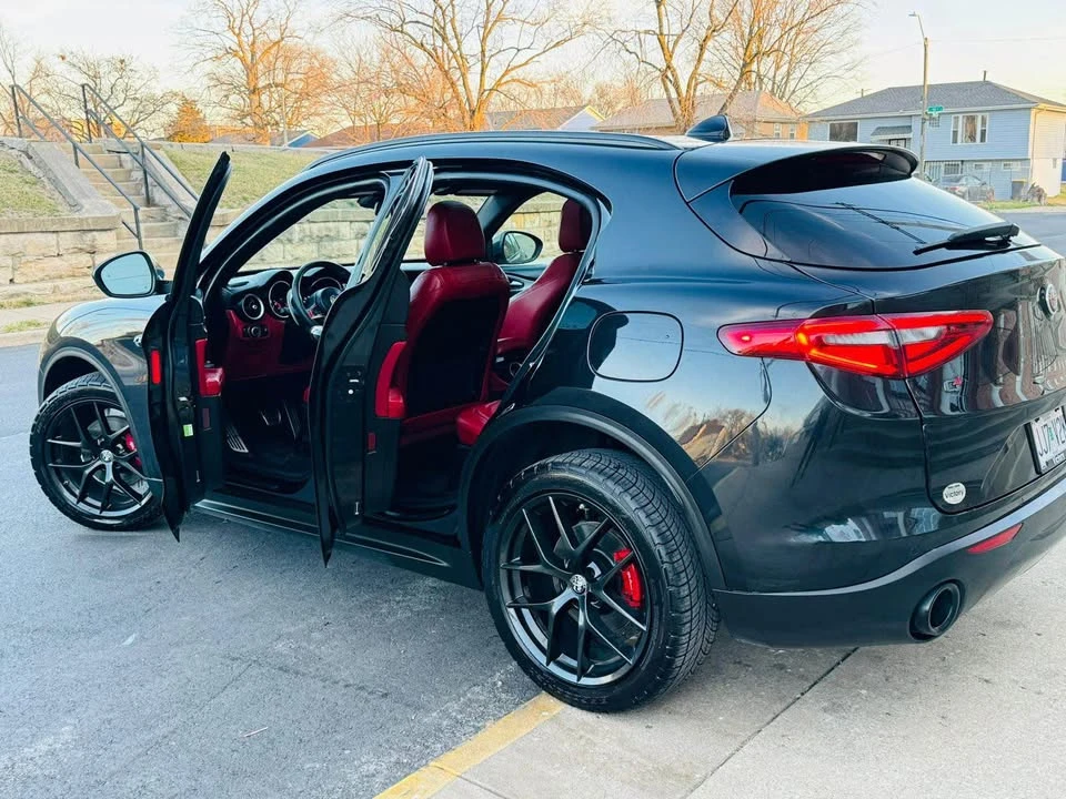 2019 Alfa Romeo Stelvio - Image 2 of 9