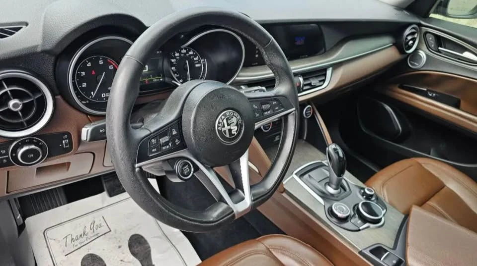 2019 Alfa Romeo Stelvio - Image 13 of 20