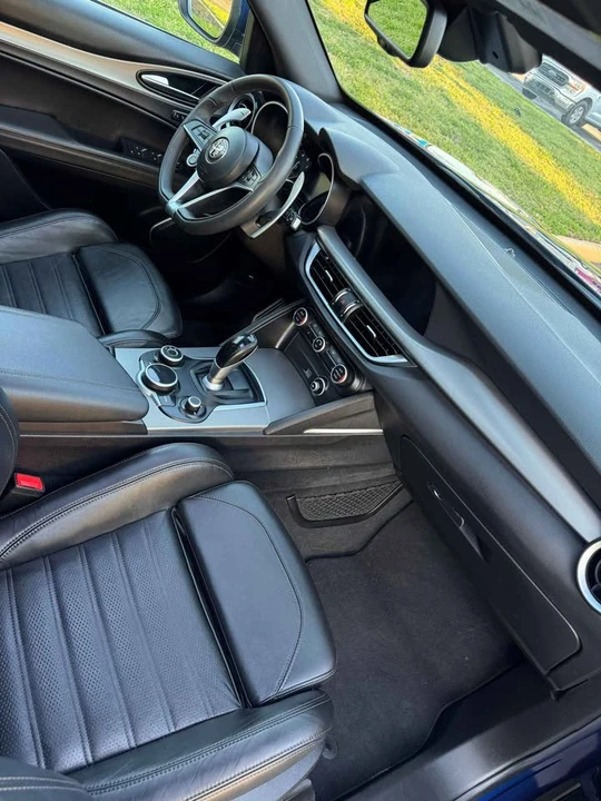 2019 Alfa Romeo Stelvio - Image 15 of 18
