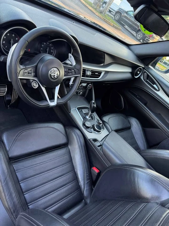2019 Alfa Romeo Stelvio - Image 9 of 18