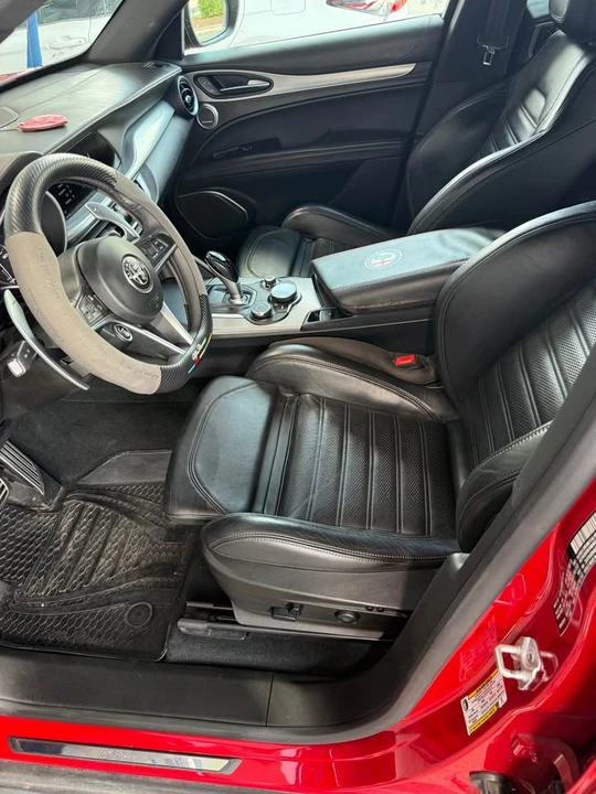 2019 Alfa Romeo Stelvio - Image 9 of 19