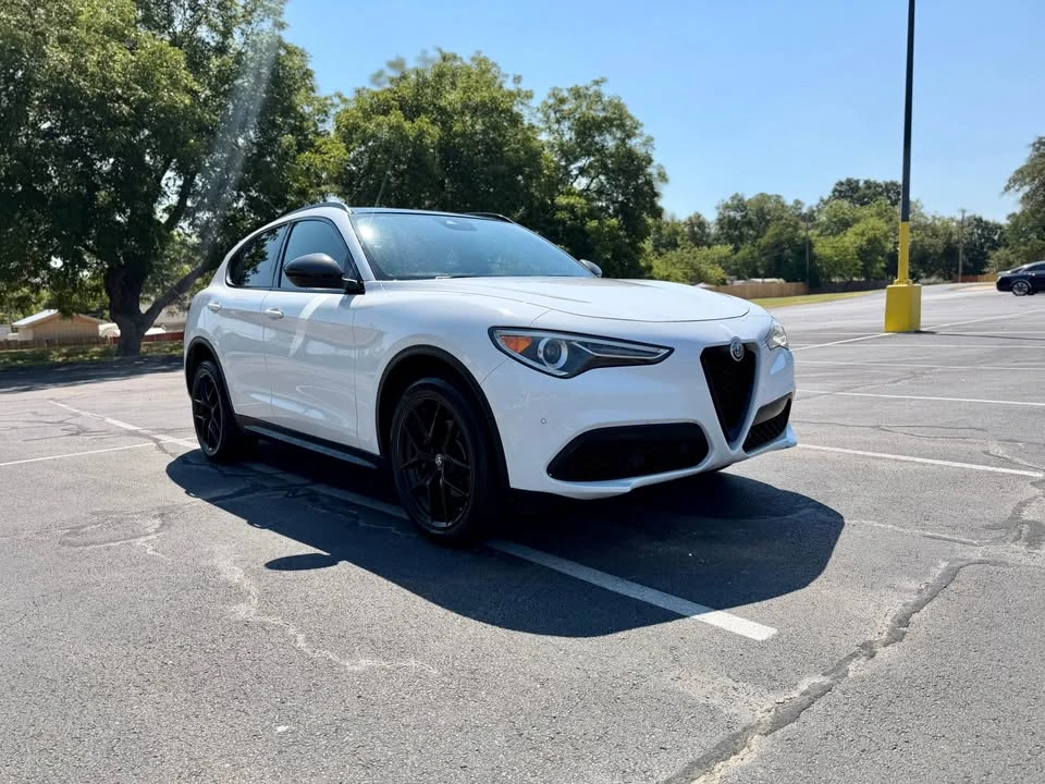 2019 Alfa Romeo Stelvio - Image 2 of 12