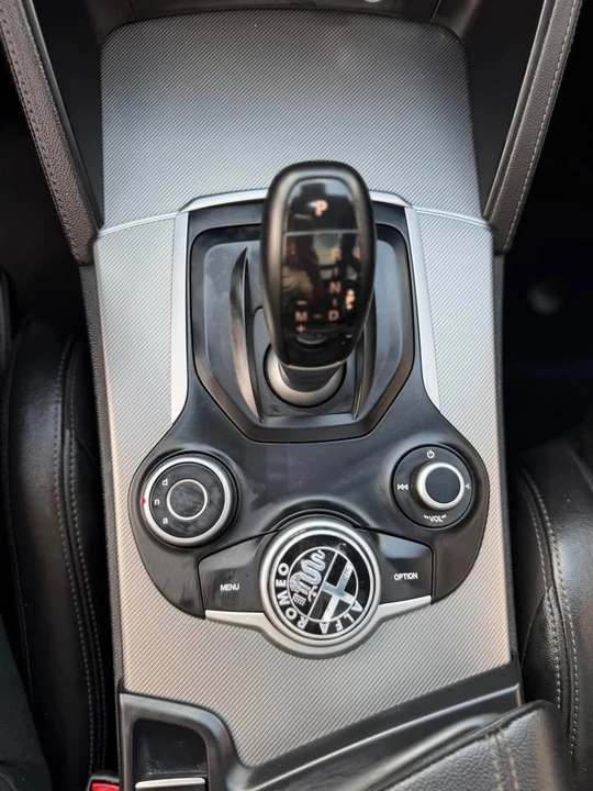 2019 Alfa Romeo Stelvio - Image 16 of 20
