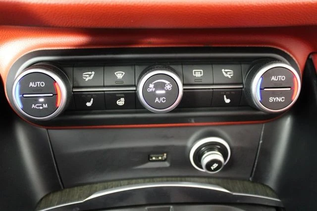 2019 Alfa Romeo Stelvio - Image 22 of 31