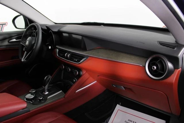 2019 Alfa Romeo Stelvio - Image 12 of 31