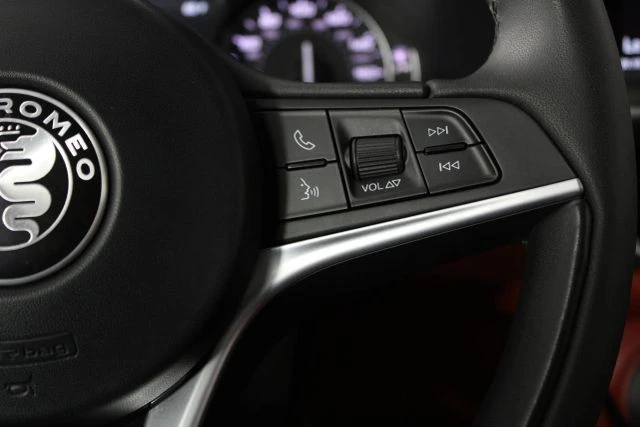2019 Alfa Romeo Stelvio - Image 17 of 31