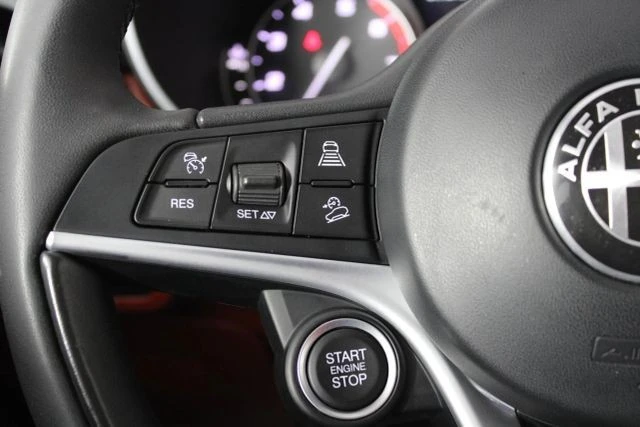 2019 Alfa Romeo Stelvio - Image 16 of 31
