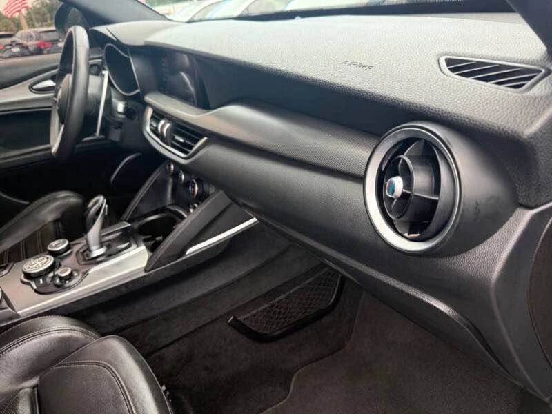 2019 Alfa Romeo Stelvio - Image 10 of 20