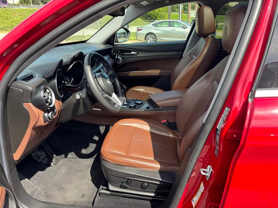 2019 Alfa Romeo Stelvio - Image 9 of 19