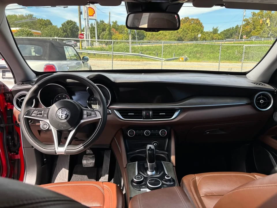 2019 Alfa Romeo Stelvio - Image 17 of 19