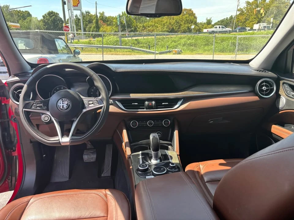 2019 Alfa Romeo Stelvio - Image 17 of 19