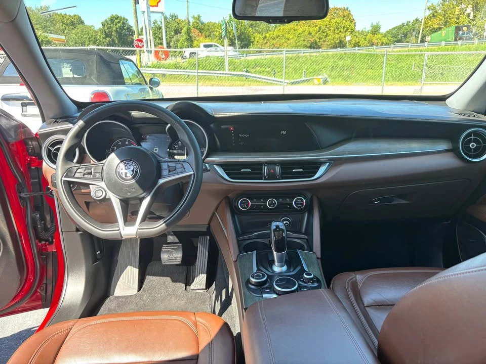 2019 Alfa Romeo Stelvio - Image 17 of 19