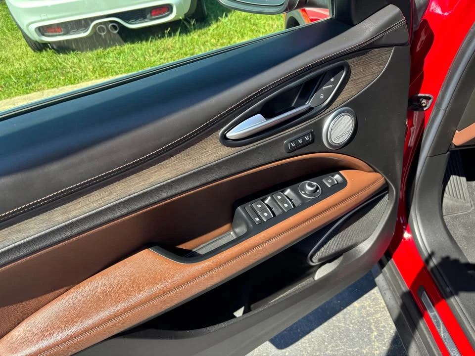2019 Alfa Romeo Stelvio - Image 11 of 19