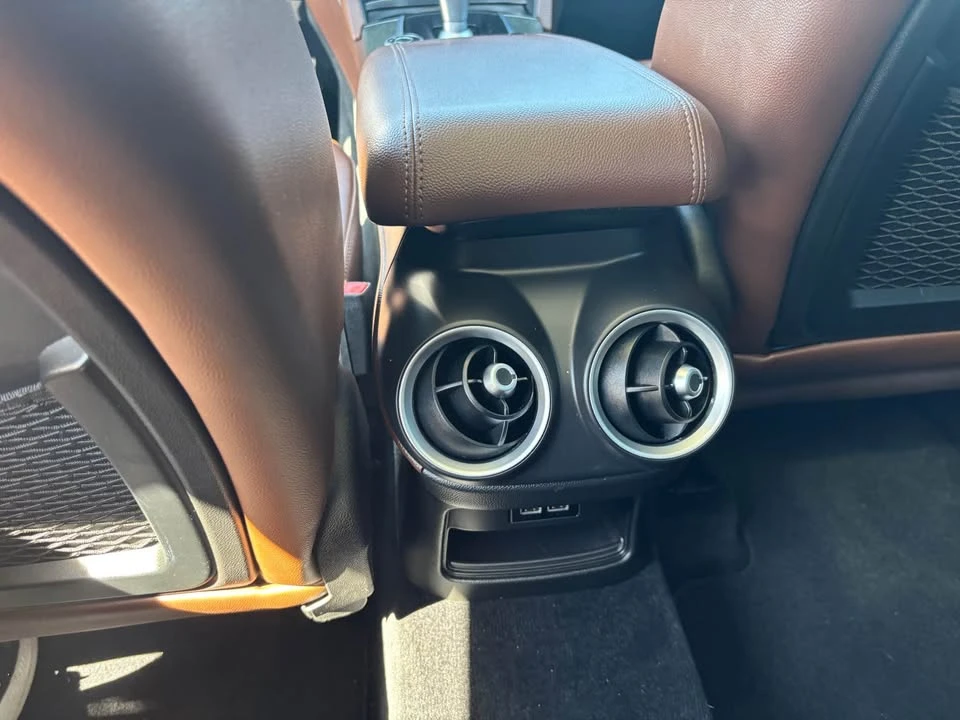 2019 Alfa Romeo Stelvio - Image 16 of 19