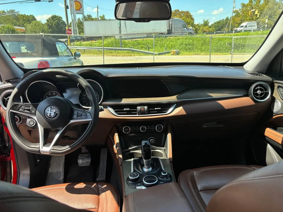 2019 Alfa Romeo Stelvio - Image 17 of 19