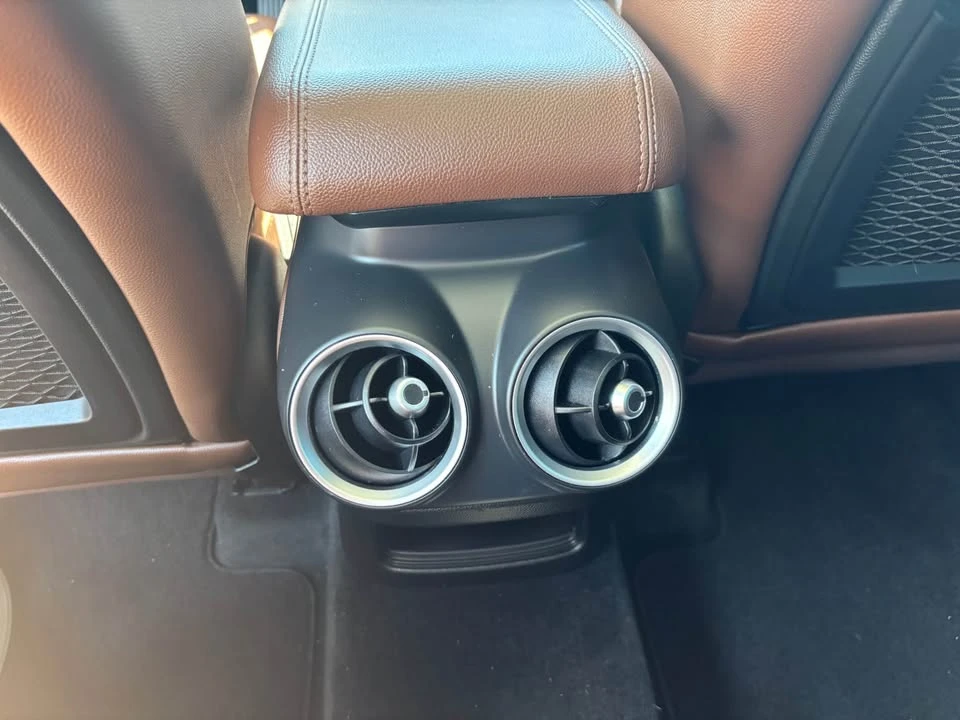 2019 Alfa Romeo Stelvio - Image 16 of 19