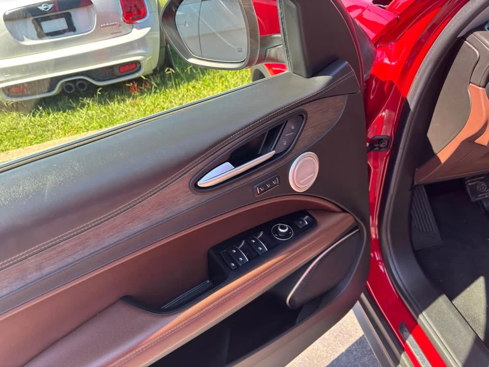 2019 Alfa Romeo Stelvio - Image 11 of 19