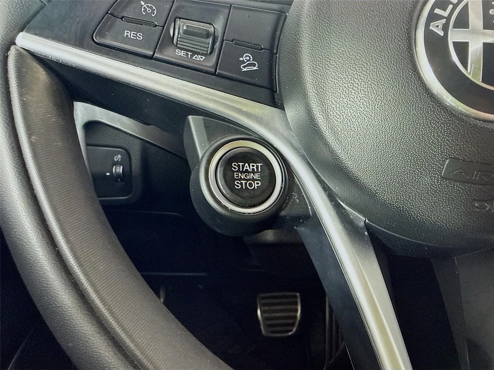 2019 Alfa Romeo Stelvio - Image 16 of 31