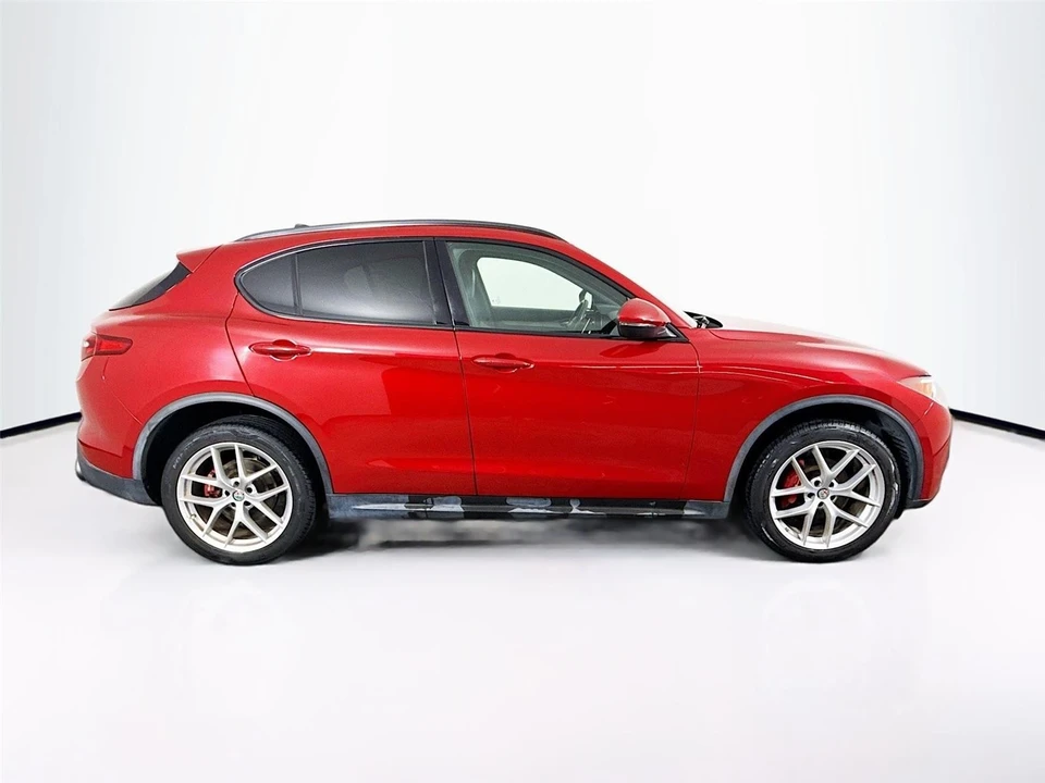 2019 Alfa Romeo Stelvio - Image 17 of 21