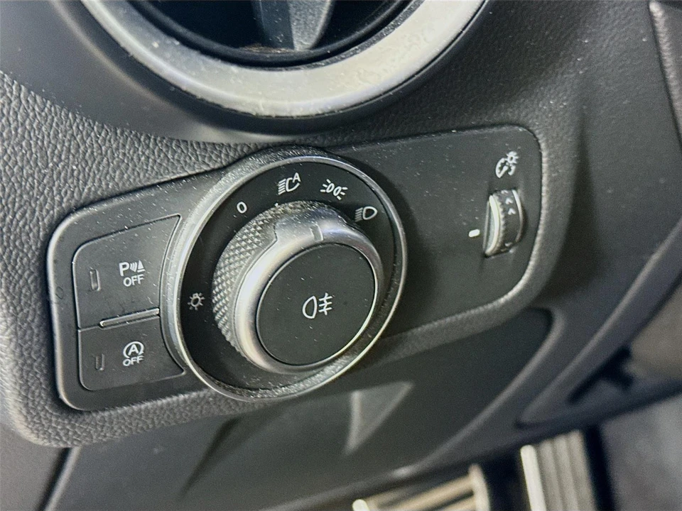 2019 Alfa Romeo Stelvio - Image 9 of 21