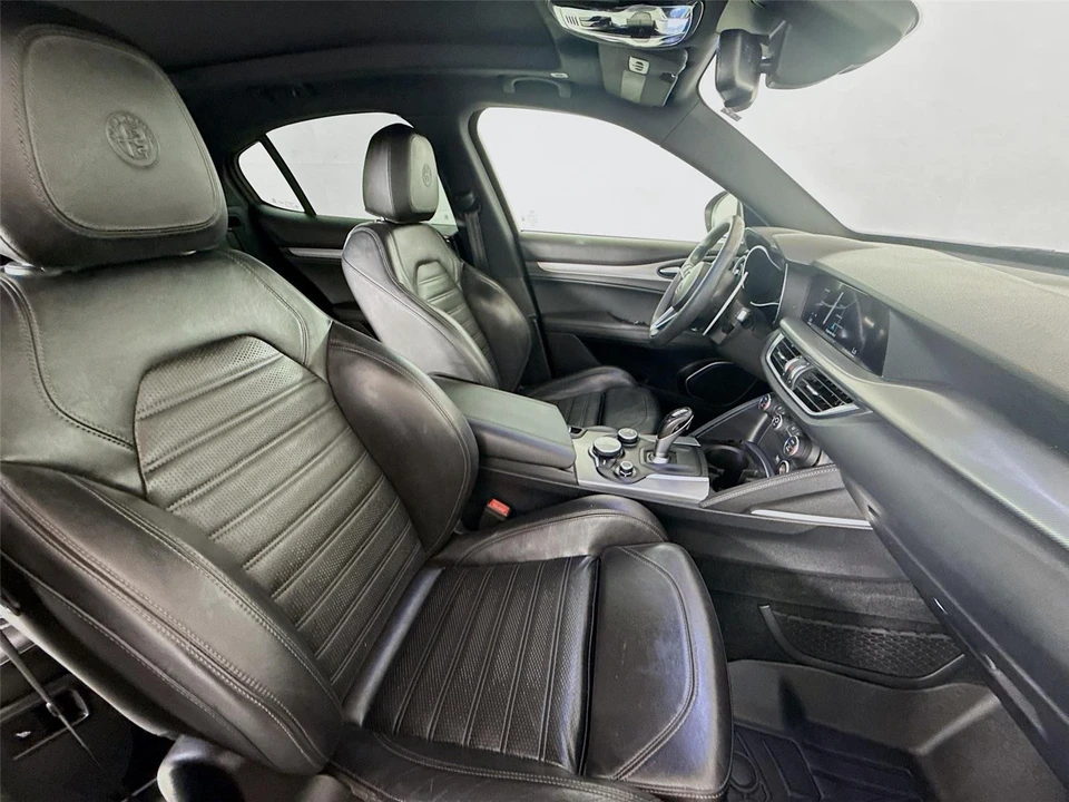 2019 Alfa Romeo Stelvio - Image 25 of 31