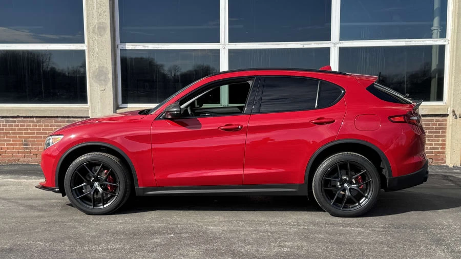 2019 Alfa Romeo Stelvio - Image 2 of 9