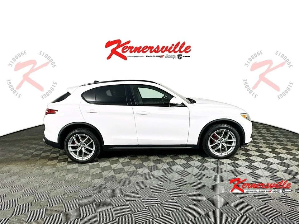 2019 Alfa Romeo Stelvio - Image 8 of 21