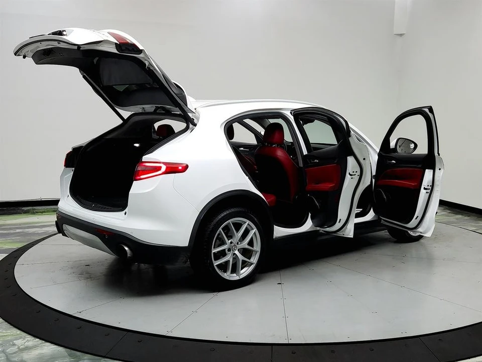 2019 Alfa Romeo Stelvio - Image 11 of 12