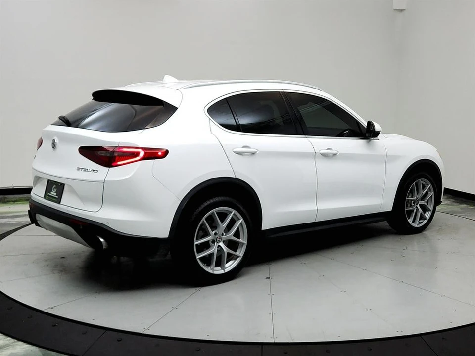 2019 Alfa Romeo Stelvio - Image 5 of 12