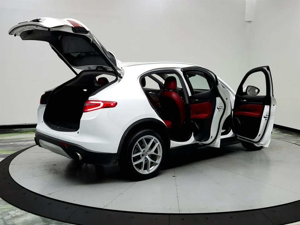 2019 Alfa Romeo Stelvio - Image 11 of 12
