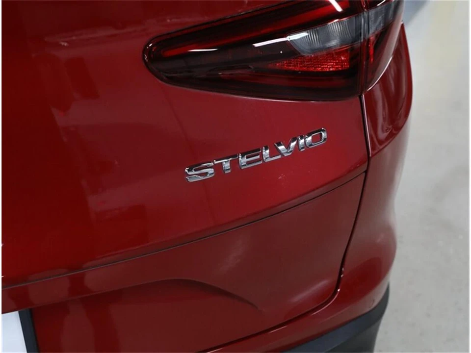2019 Alfa Romeo Stelvio - Image 11 of 31