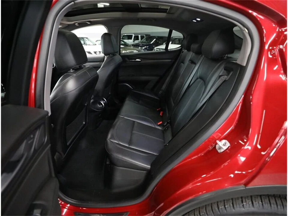 2019 Alfa Romeo Stelvio - Image 27 of 31