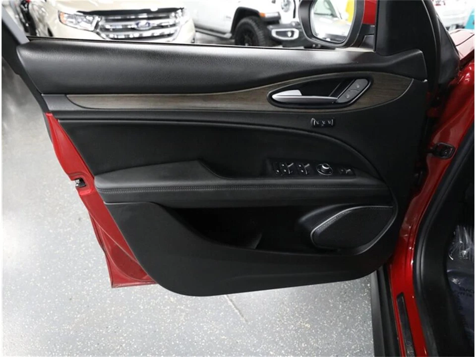 2019 Alfa Romeo Stelvio - Image 29 of 31