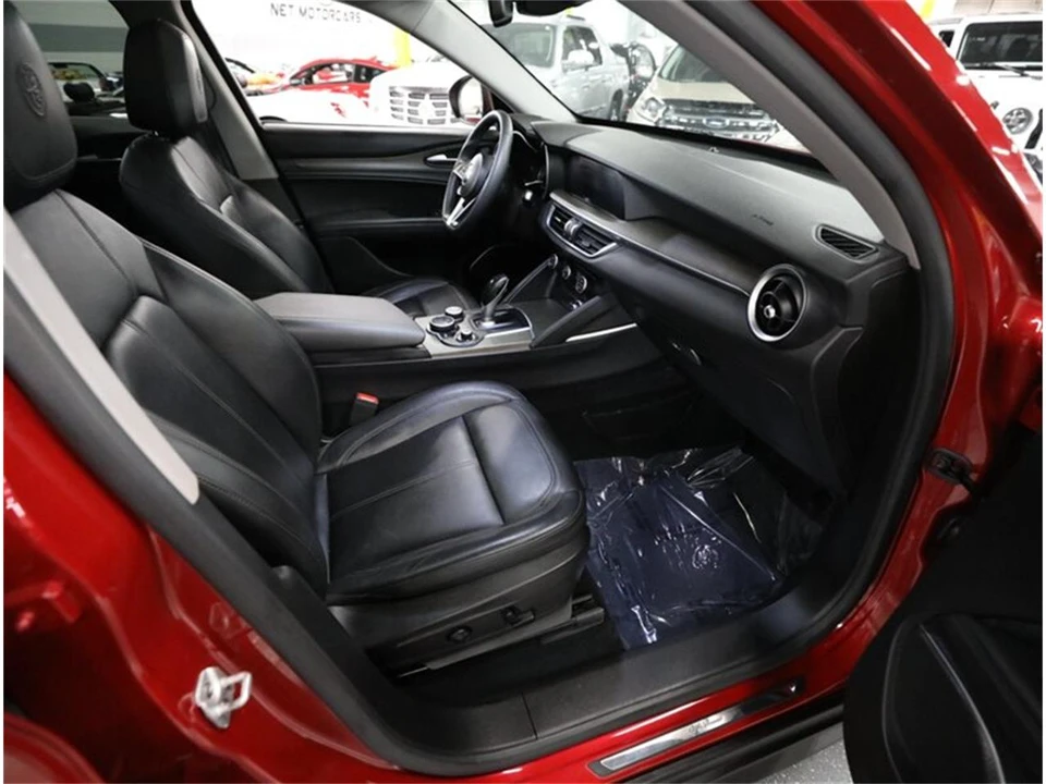 2019 Alfa Romeo Stelvio - Image 18 of 31